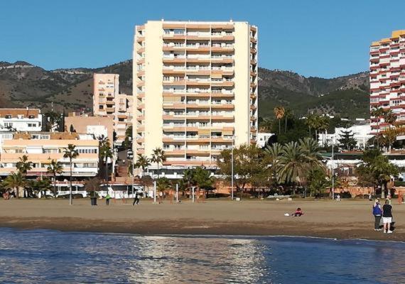 Cozy Apartment With First Line Seaview In Perfect Location, Near The Marina Benalmadena Ngoại thất bức ảnh